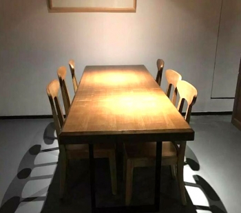 長方形餐桌